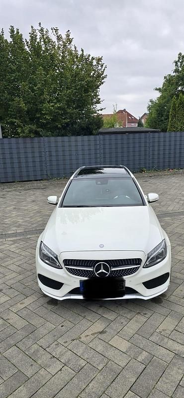 Weiß Gebraucht 2015 Mercedes C250 AMG Kombi | 14.300 € - Bild 1/4
