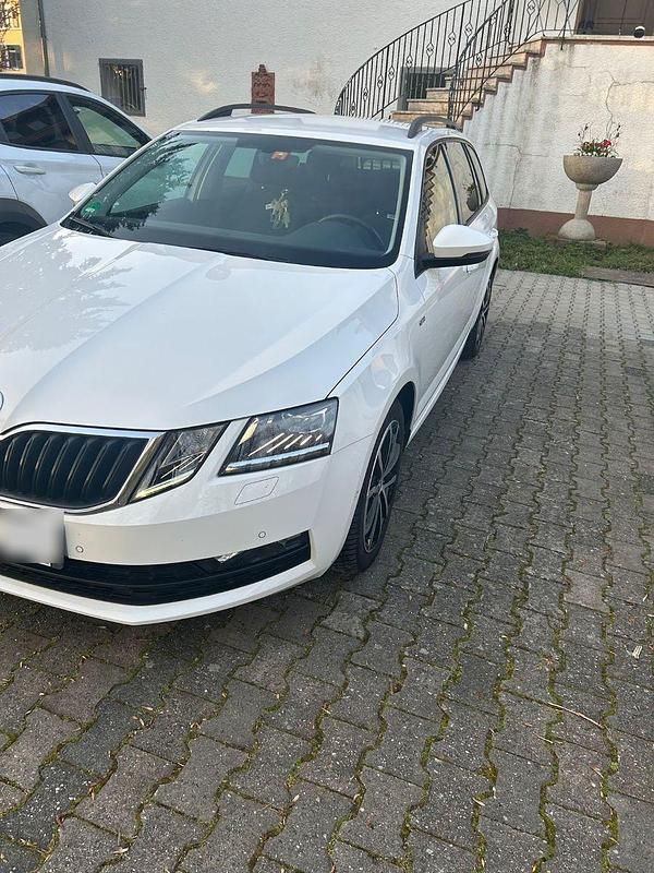 Gebraucht Skoda Octavia Ambition 150 PS (110 kW) 2020 Weiß Kombi
