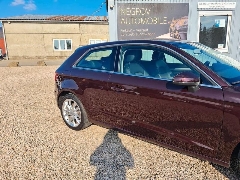 Gebraucht Audi A3 Ambiente 125 PS (91 kW) 2015 Violet Limousine