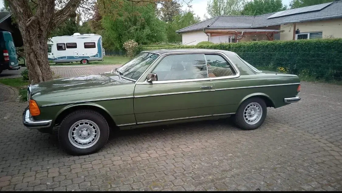Gebraucht Mercedes 280 185 PS (136 kW) 1981 Grün Coupé