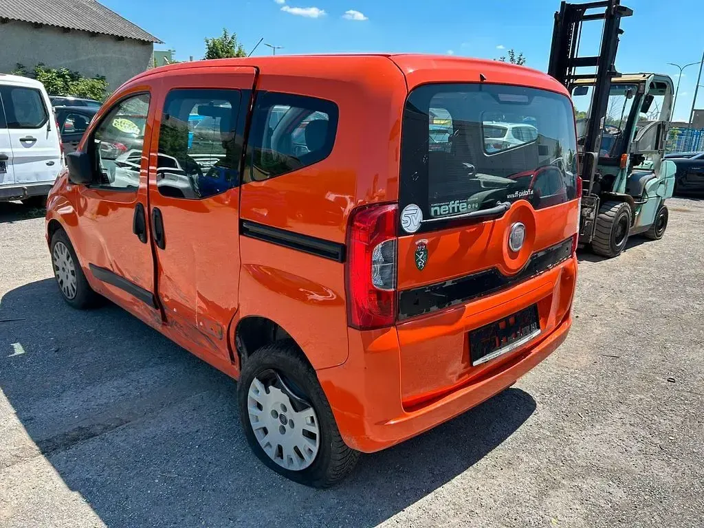 Gebraucht Fiat Qubo Active 73 PS (53 kW) 2010 Orange Van / Kleinbus