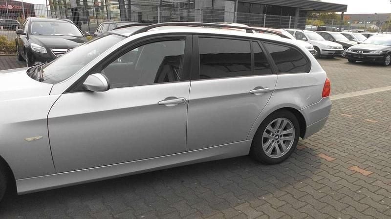 Gebraucht BMW 318 129 PS (94 kW) 2006 Silber Kombi