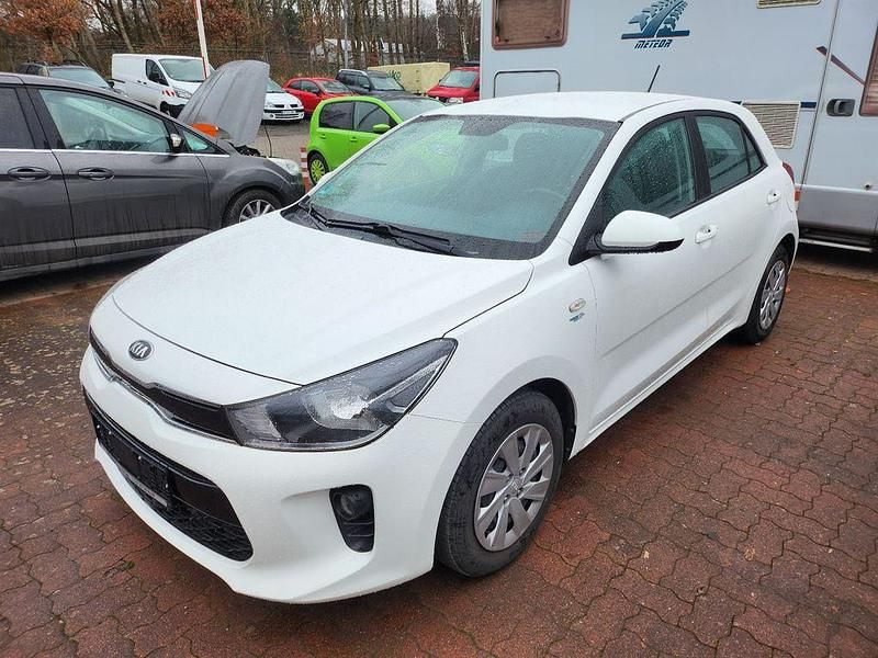 Weiß Gebraucht 2020 Kia Rio Limousine | 11.650 € (Fairer Preis) - Bild 1/4