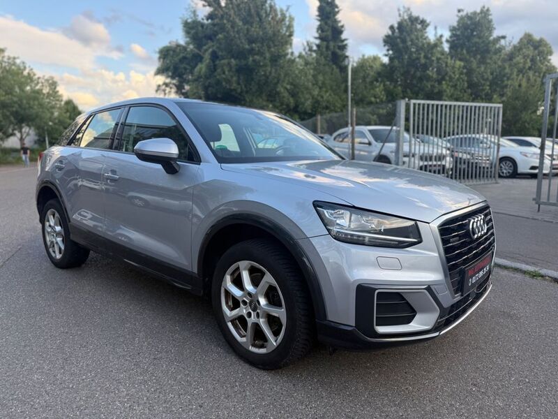 Silber Gebraucht 2017 Audi Q2 Design SUV | 12.999 € (Superpreis) - Bild 1/4