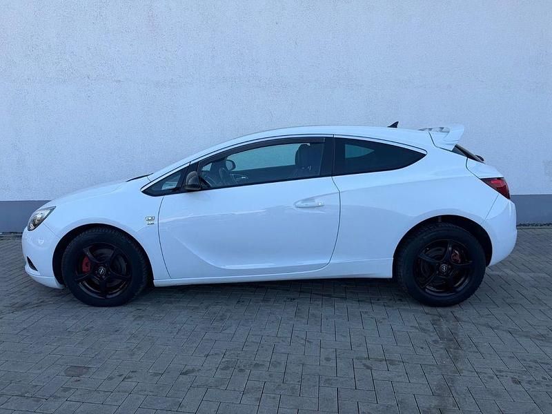 Gebraucht Opel Astra GTC 200 PS (147 kW) 2014 Weiß Coupé