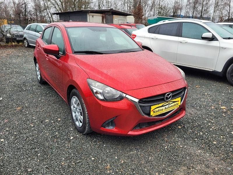 Gebraucht Mazda 2 Center-Line 75 PS (55 kW) 2015 Rot Limousine