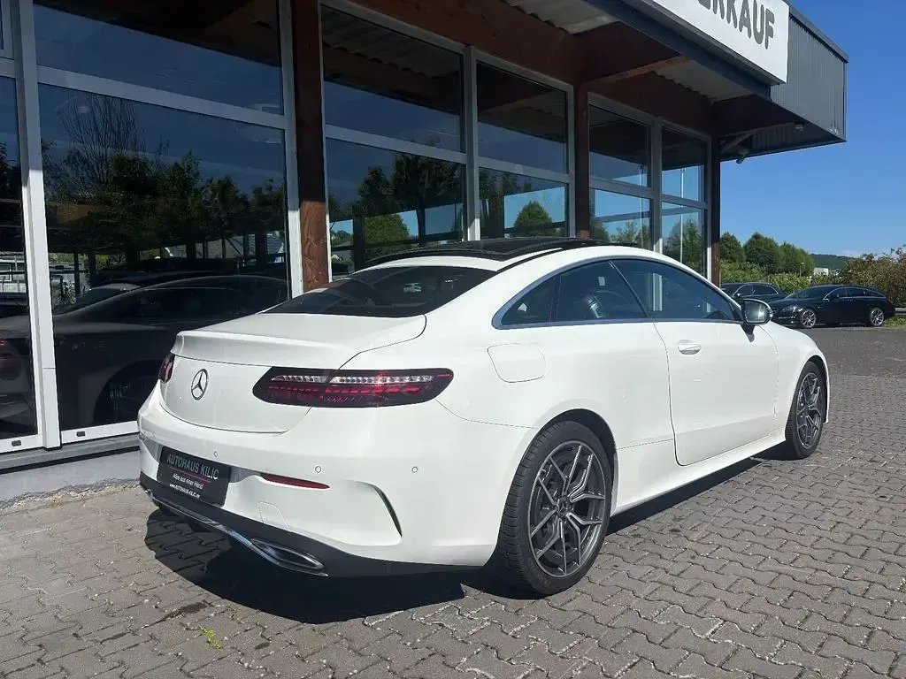Gebraucht Mercedes E200 AMG 197 PS (144 kW) 2021 Weiß Coupé