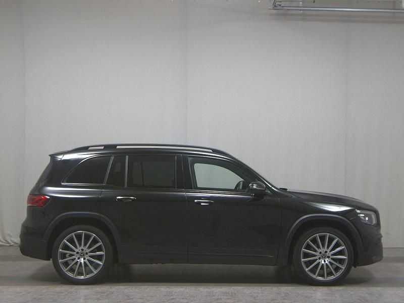 Schwarz Gebraucht 2022 Mercedes GLB220 AMG line SUV | 26.480 € (Guter Preis) - Bild 1/4