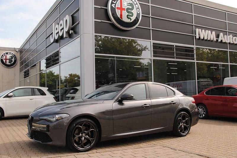 Grau Gebraucht 2021 Alfa Romeo Giulia Veloce Limousine | 31.490 € (Fairer Preis) - Bild 1/4
