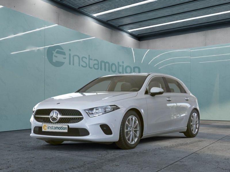 Weiß Gebraucht 2019 Mercedes A220 Progressive Limousine | 25.455 € (Etwas zu teuer) - Bild 1/2