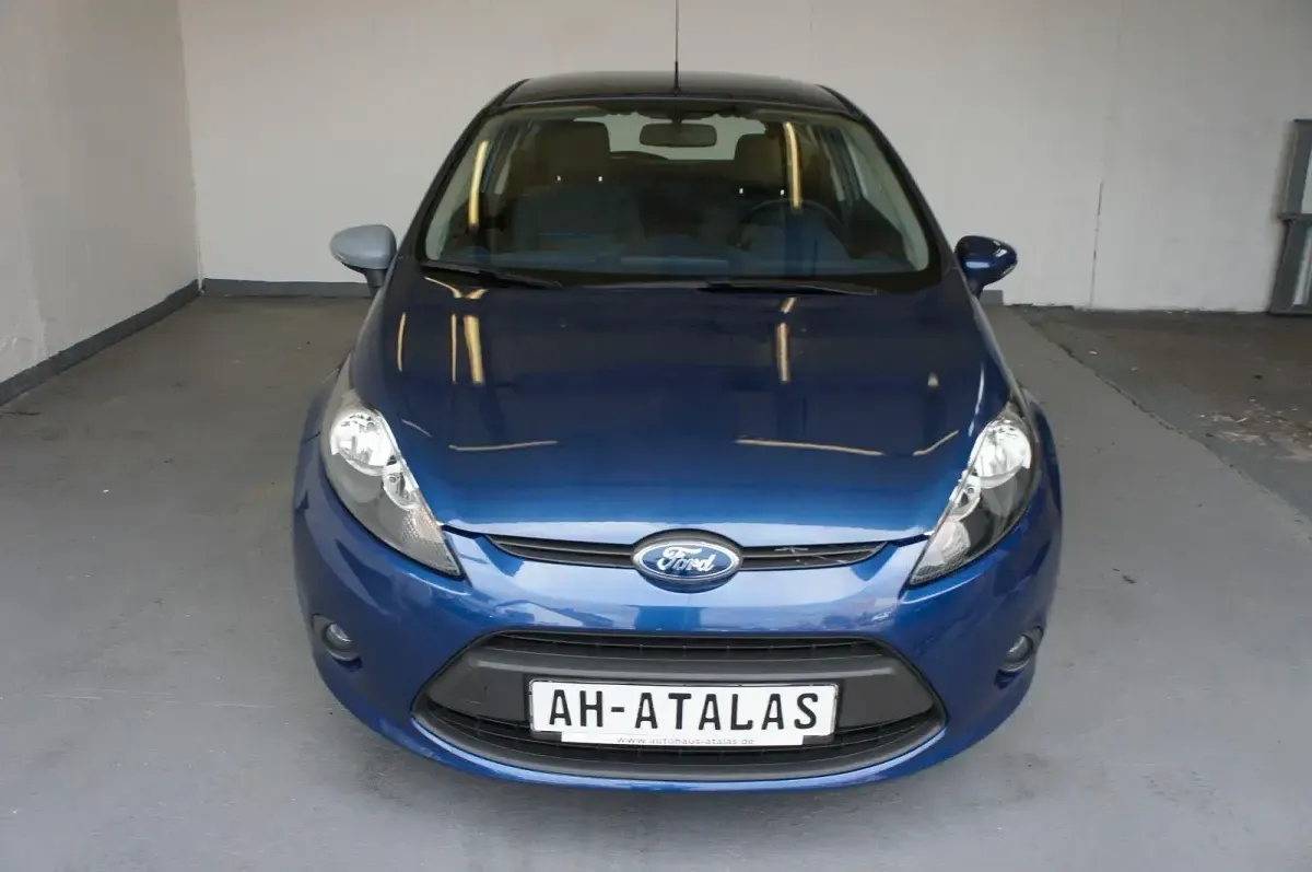 Gebraucht Ford Fiesta Titanium 82 PS (60 kW) 2010 Blau Limousine