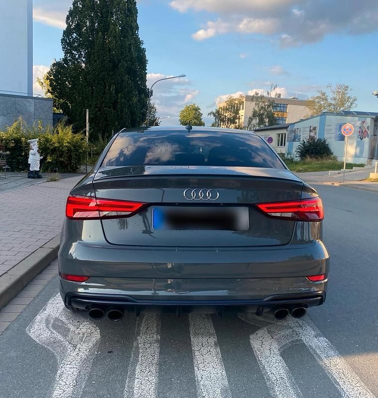 Gebraucht Audi S3 310 PS (228 kW) 2018 Grau Limousine