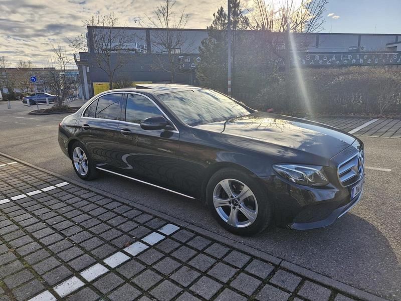 Gebraucht Mercedes E220 194 PS (142 kW) 2017 Schwarz Limousine