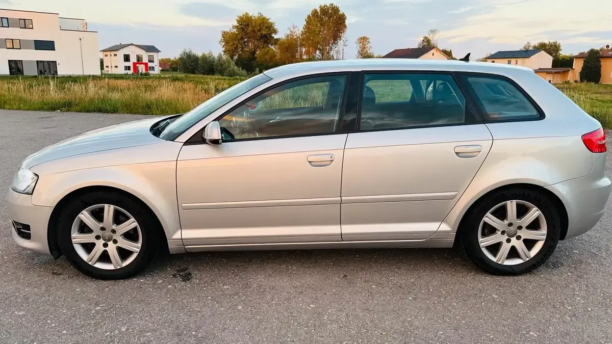 Gebraucht Audi A3 Sportback 140 PS (102 kW) 2011 Silber Kleinwagen