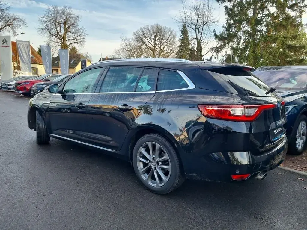 Gebraucht Renault Mégane Symphony 132 PS (97 kW) 2018 Schwarz Limousine
