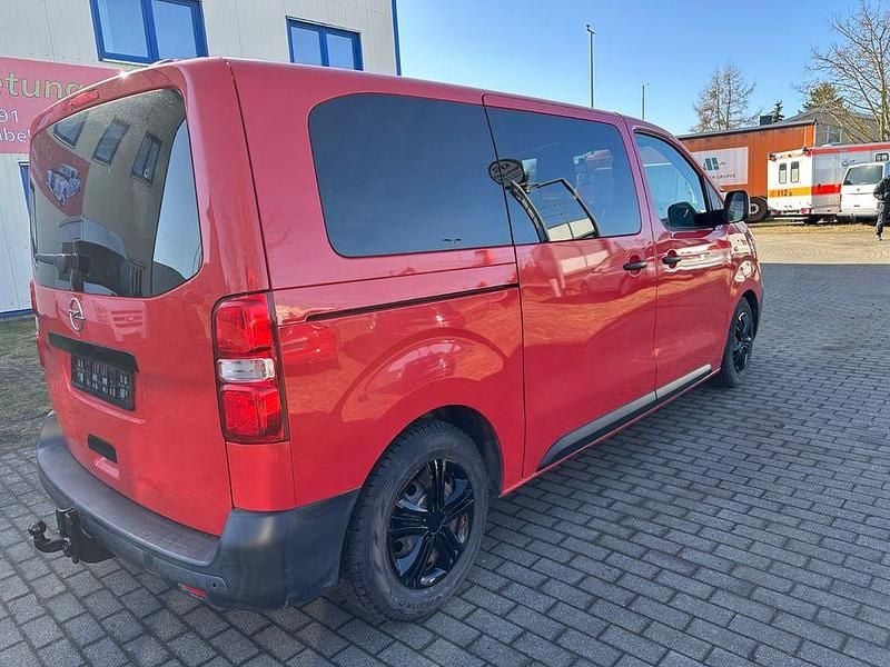 Gebraucht Opel Vivaro 144 PS (105 kW) 2021 Fire red(126p)flame red ra3000 Van / Kleinbus