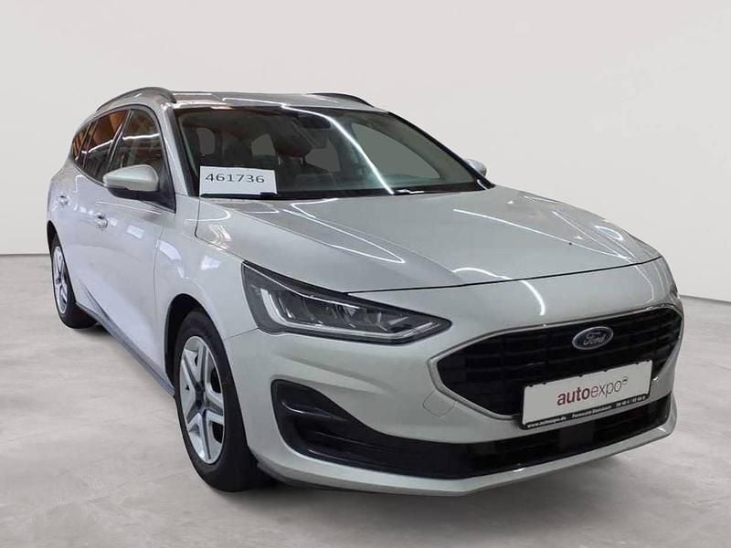 Moondust silber metallic Gebraucht 2022 Ford Focus Cool & Connect Kombi | 14.090 € (Guter Preis) - Bild 1/4