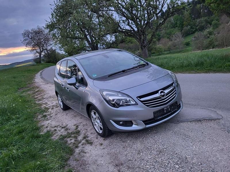 Gebraucht Opel Meriva Innovation 120 PS (88 kW) 2014 Silbersee/perl silber (m2) Van / Kleinbus