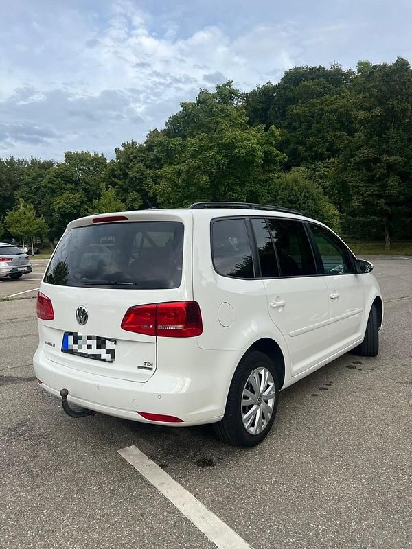 Weiß Gebraucht 2011 VW Touran Van / Kleinbus | 7.500 € (Fairer Preis) - Bild 1/4
