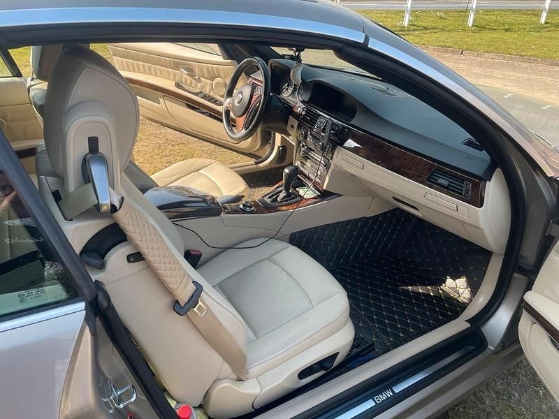 Gebraucht BMW 320 Cabriolet 175 PS (128 kW) 2007 Andere farben Cabrio