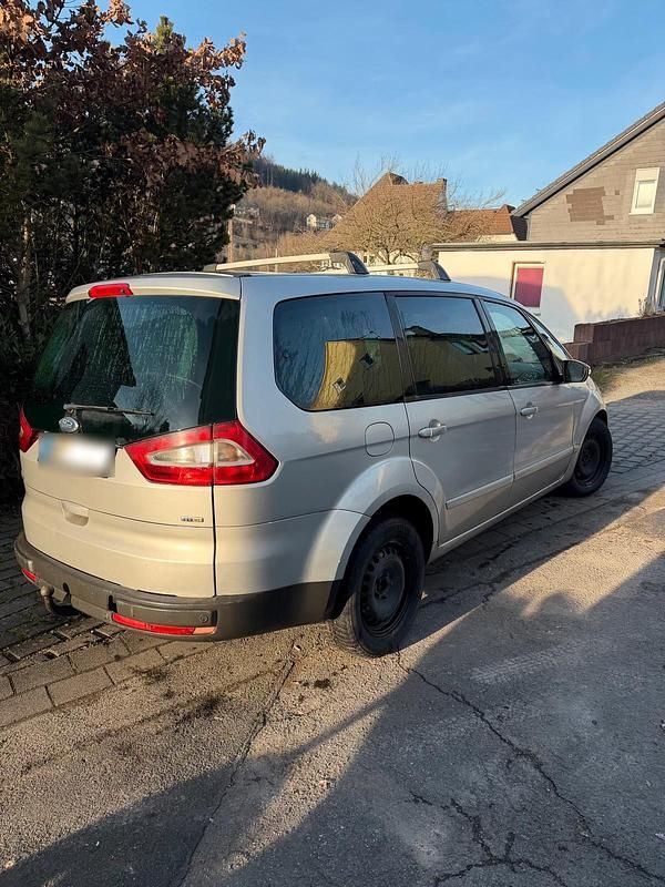 Gebraucht Ford Galaxy 131 PS (96 kW) 2007 Silber Van / Kleinbus