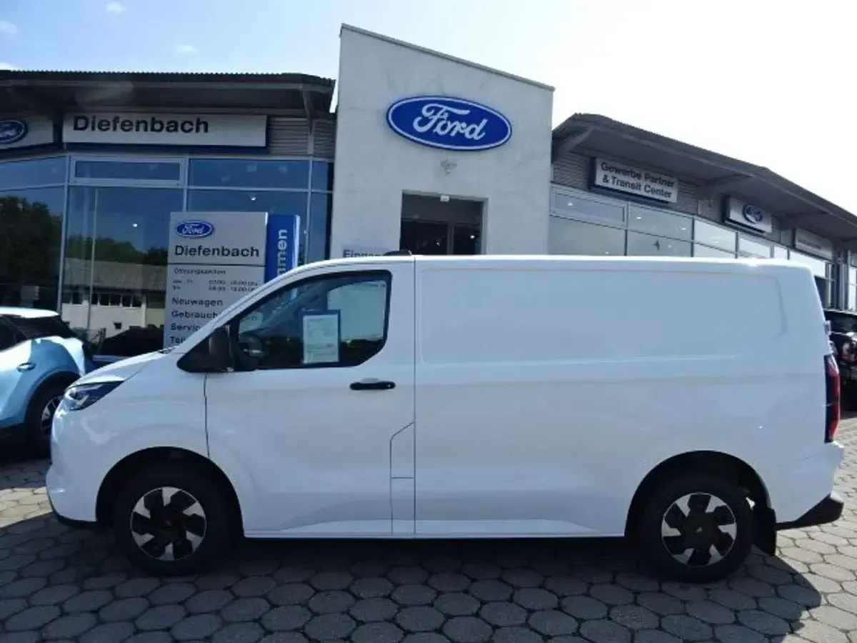 Ny Ford Transit Trend 100 kW (136 HK) 2025 Hvid MPV