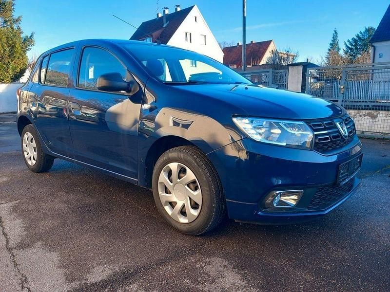 Blau Gebraucht 2018 Dacia Sandero Essentiel Limousine | 3.770 € (Guter Preis) - Bild 1/4