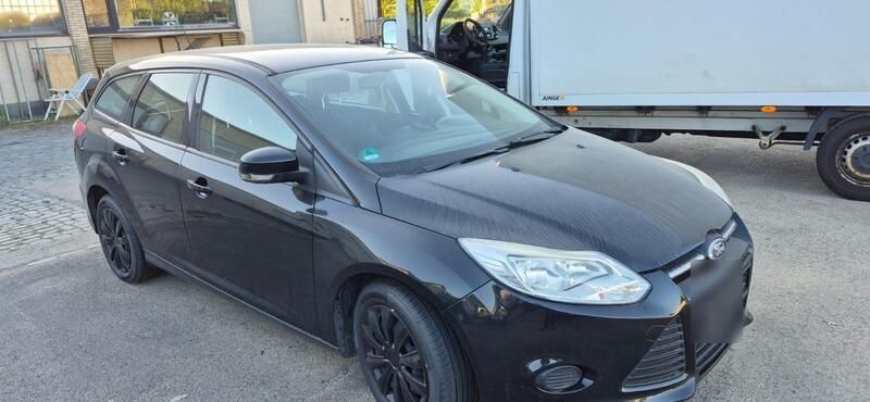 Schwarz Gebraucht 2014 Ford Focus Kombi | 2.900 € (Superpreis) - Bild 1/4
