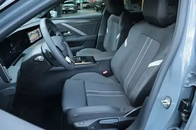 Gebraucht Opel Astra 145 PS (106 kW) 2025 Grau Limousine