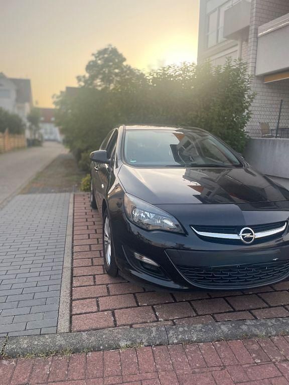 Schwarz Gebraucht 2013 Opel Astra Active Limousine | 4.000 € (Guter Preis) - Bild 1/4