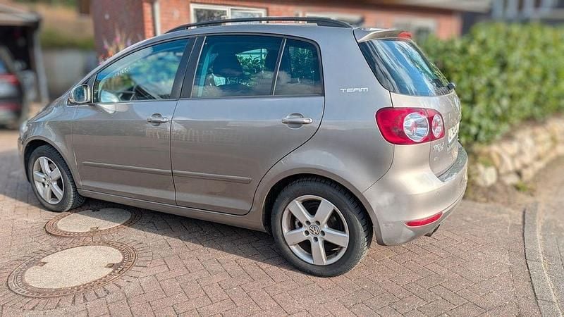 Gebraucht VW Golf Plus Cross Team 122 PS (89 kW) 2010 Beige Van / Kleinbus