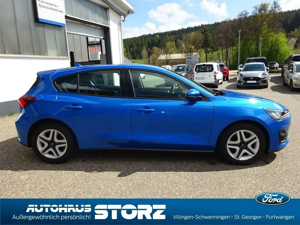 Używany Ford Focus Cool & Connect 125 KM (91 kW) 2022 Niebieski Kombi