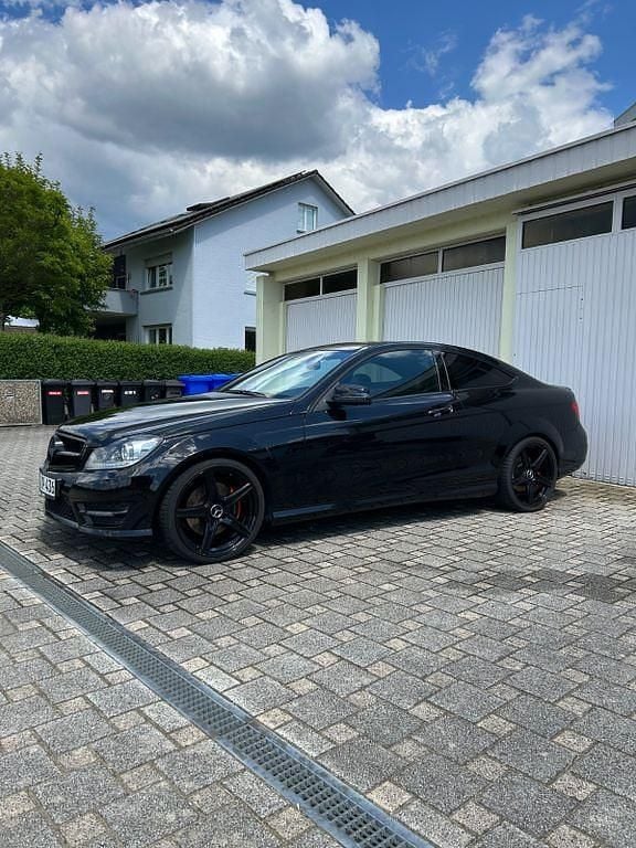Schwarz Gebraucht 2015 Mercedes C350 Coupé | 19.900 € (Etwas zu teuer) - Bild 1/4