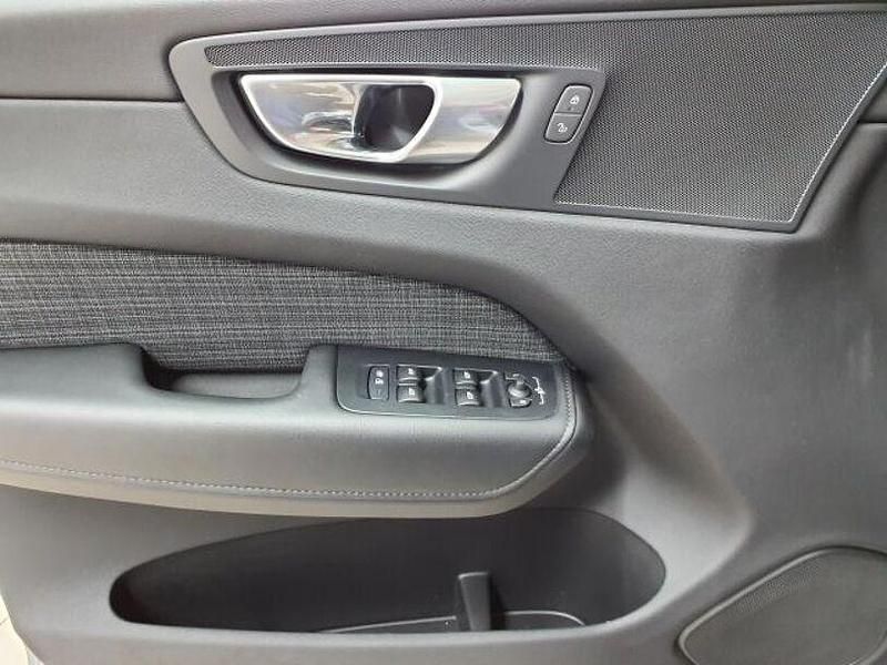 Gebraucht Volvo XC60 Core 197 PS (144 kW) 2023 Vapour grey SUV