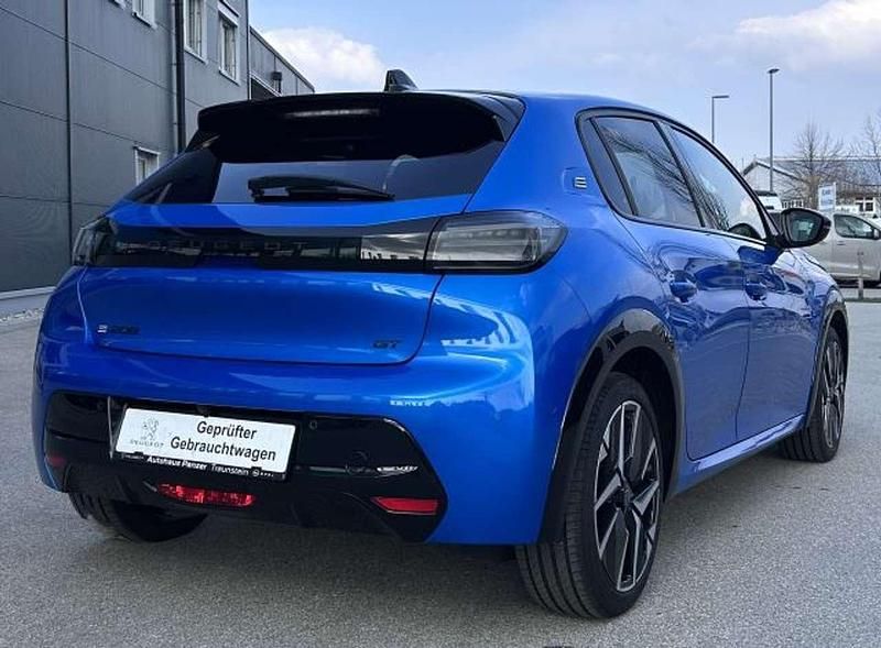 Gebraucht Peugeot e-208 GT 114 kW (156 PS) 2024 Vertigo blau perlmutt Kleinwagen