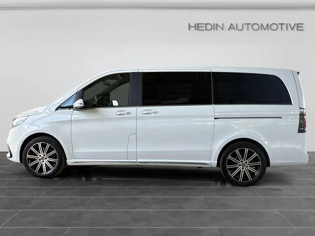 Gebraucht Mercedes V300 Exclusive 237 PS (174 kW) 2025 Weiß Van / Kleinbus