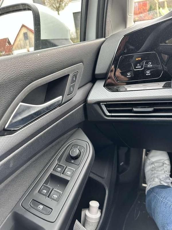 Gebraucht VW Golf VII Active 150 PS (110 kW) 2021 Kleinwagen