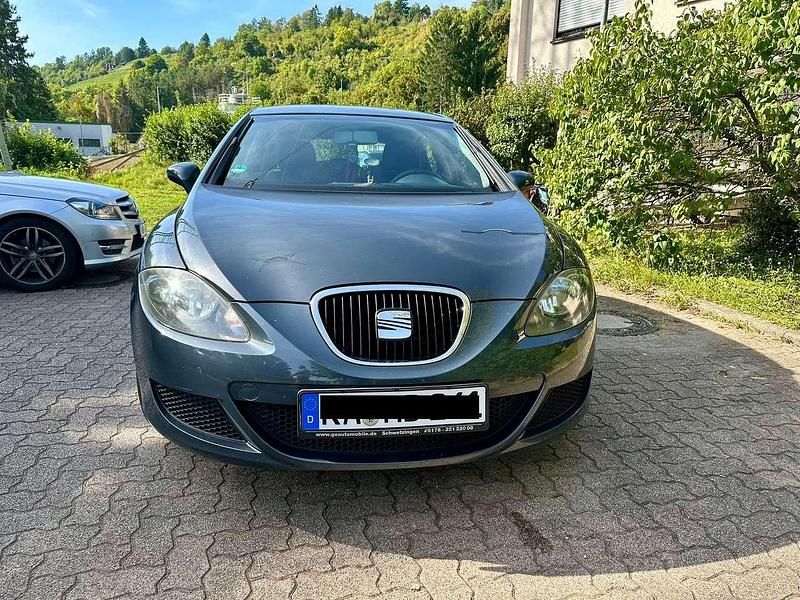Grau Gebraucht 2007 Seat Leon Reference Kleinwagen | 5.000 € (Teuer) - Bild 1/4
