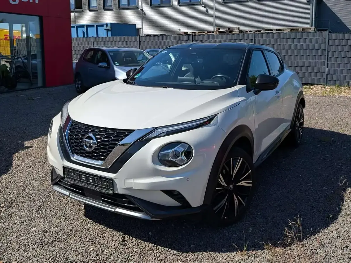 Gebraucht Nissan Juke 117 PS (86 kW) 2021 Pearl white/black m SUV