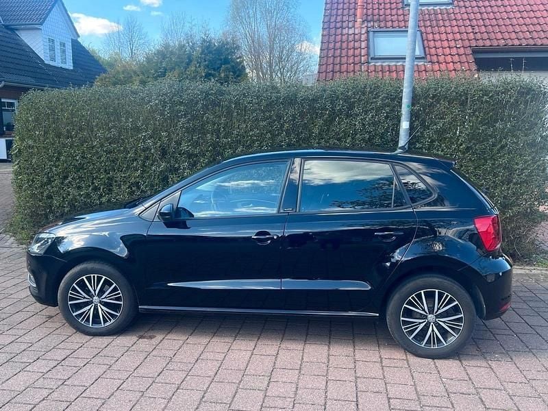 Gebraucht VW Polo Comfortline 75 PS (55 kW) 2016 Schwarz Kleinwagen