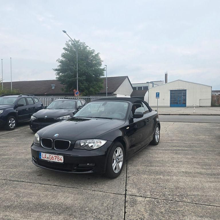 Schwarz Gebraucht 2011 BMW 118 Cabriolet Advantage Cabrio | 6.900 € (Fairer Preis) - Bild 1/4