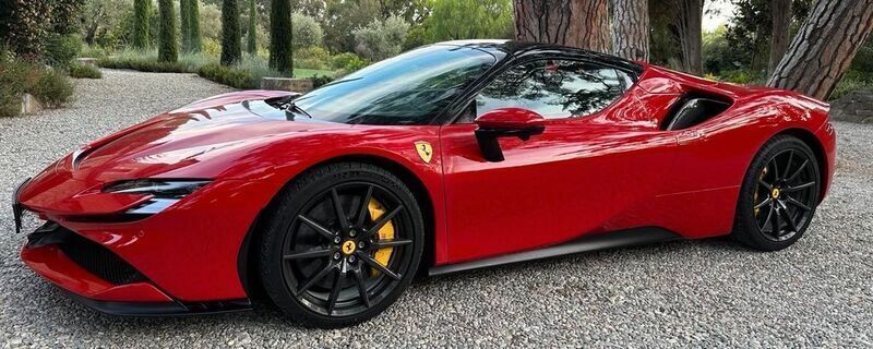 Rot Gebraucht 2023 Ferrari SF90 Cabrio | 625.000 € - Bild 1/4