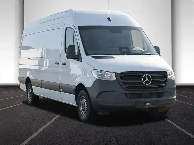 Gebraucht Mercedes Sprinter 170 PS (125 kW) 2025 Arktikweiss Van