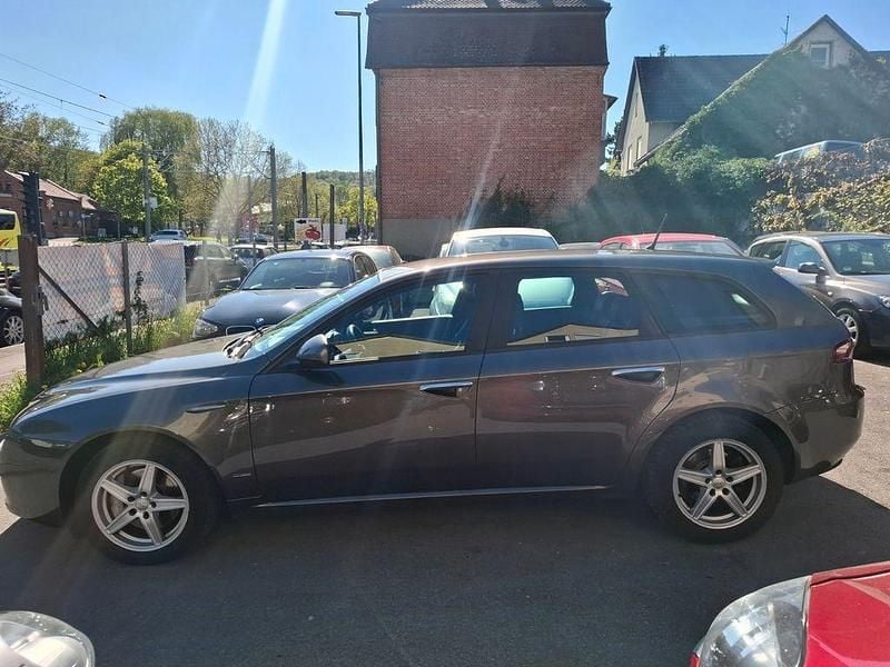 Gebraucht Alfa Romeo 159 170 PS (125 kW) 2011 Grau Limousine