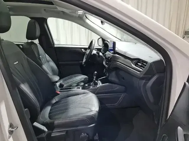 Gebraucht Ford Kuga Vignale 150 PS (110 kW) 2021 Weiß, arktis weiß metallic SUV