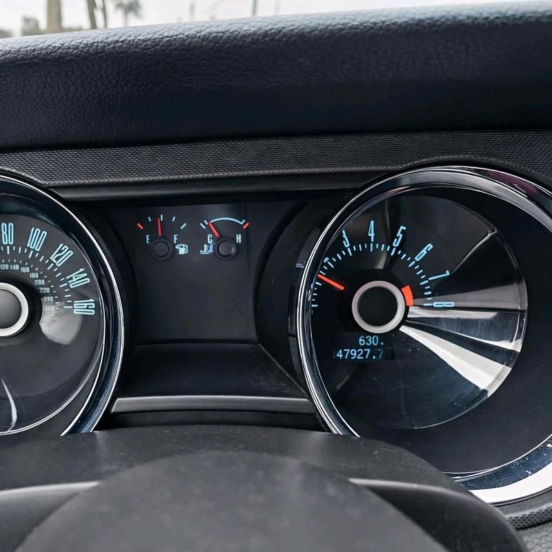 Gebraucht Ford Mustang 309 PS (227 kW) 2012 Rot Cabrio