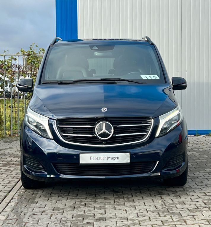 Gebraucht Mercedes V250 190 PS (139 kW) 2018 Cavansitblau metallic Van / Kleinbus