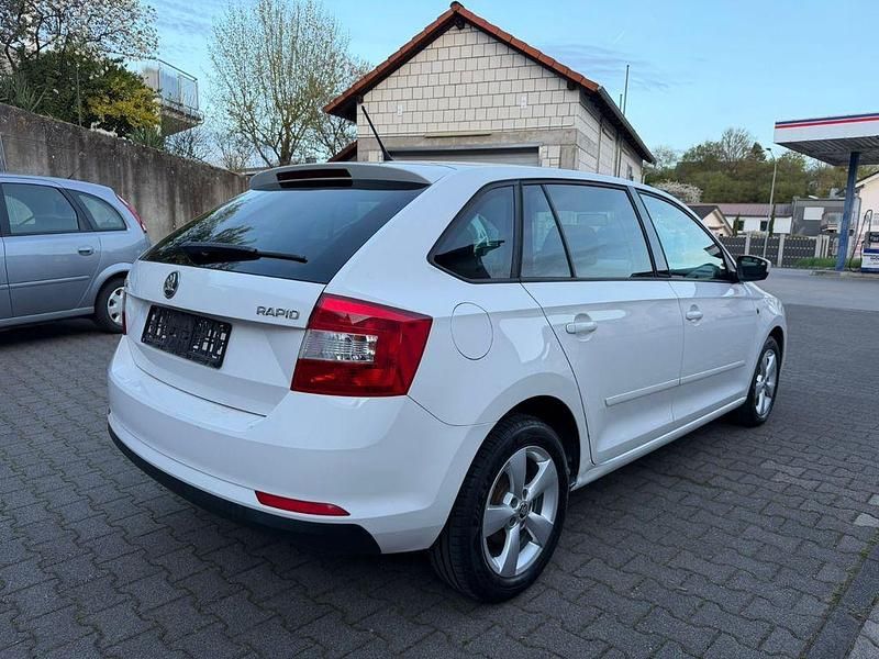 Gebraucht Skoda Rapid Ambition 90 PS (66 kW) 2014 Weiß Kleinwagen