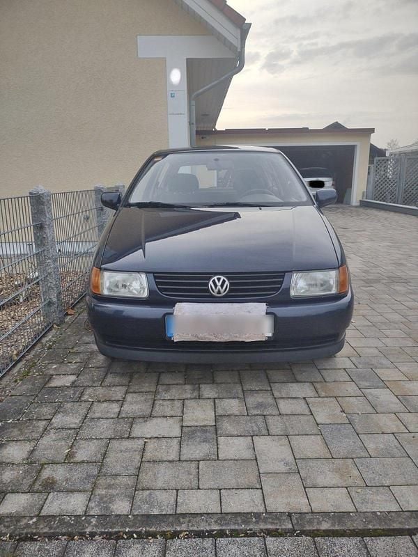 Blau Gebraucht 1996 VW Polo Kleinwagen | 899 € (Guter Preis) - Bild 1/4