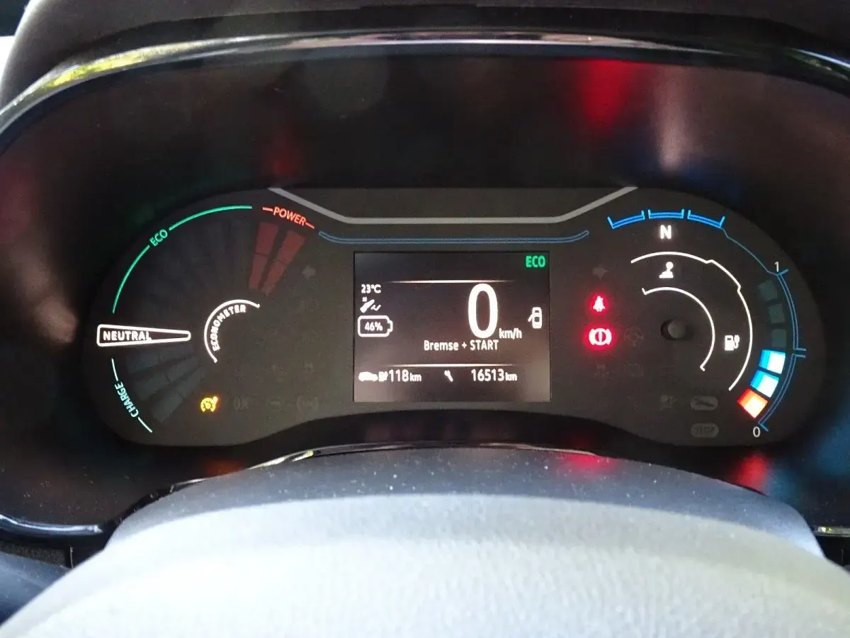 Gebraucht Dacia Spring Comfort Plus 33 kW (45 PS) 2022 Weiß Kleinwagen